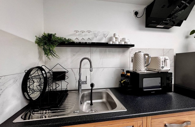 cosy large one-bedroom for business travellers