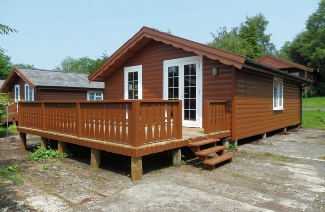 Cozy Norwegian log cabin in Snowdonia on Trawsfynydd Holiday Village