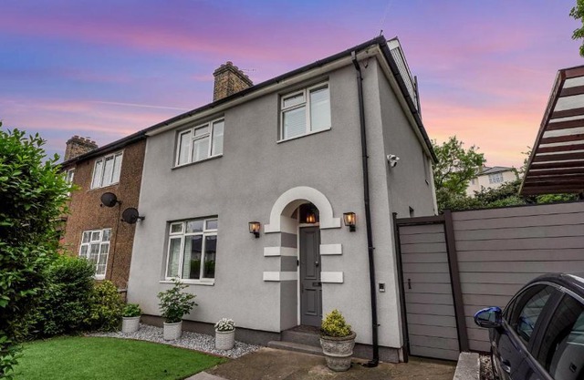 Cosy Luxurious Family Home