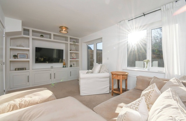 Cosy modern house Lake District retreat, 10 minute walk into Cockermouth Town!