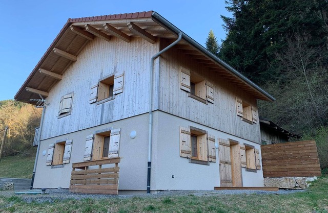 Maison chaleureuse à la montagne