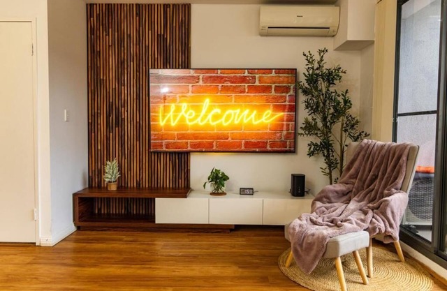 Cosy Parra Stylish 2 Bedroom Aprt 5-Min Walk to Station Private Big Car Park