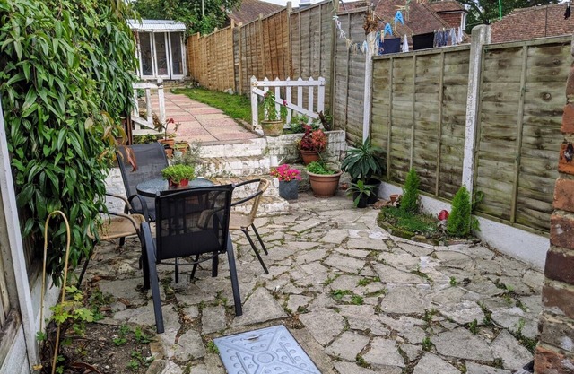 Cosy period cottage close to local beaches and Canterbury