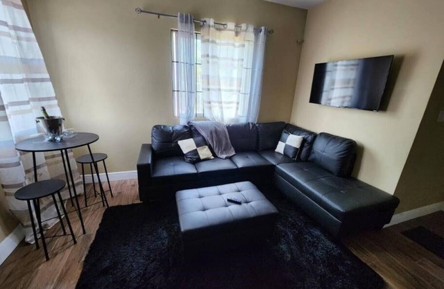 Cosy Practical Apartment With 10 min Walk to the Beach