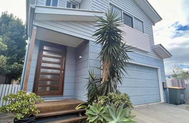 Cosy quiet space in Nudgee beach. Close to Brisbane Airport.