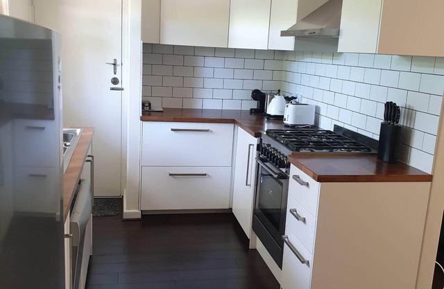 Cosy & quiet unit in Glenelg East