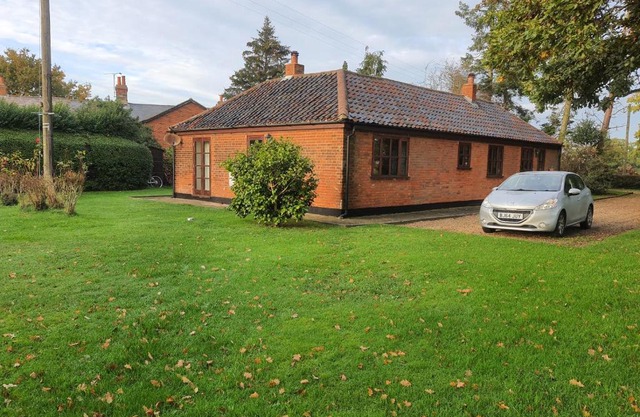 Cosy Rural Barn Conversion 5 Min Drive To Pin Mill 1 BR + sofa bed