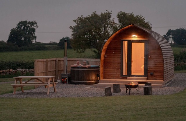 Standard-Optional Hot Tub-Cabine-Douche