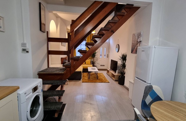 Cosy Stay in Stoke on Trent By Villazu
