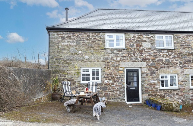Cosy stone cottage for 4 near Bude - 10 mins from beach