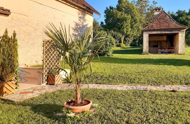 Gite cosy avec pierres et poutres apparentes