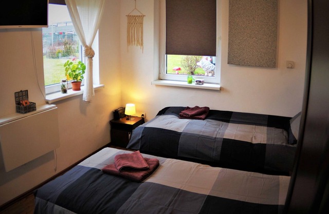 Studio confortable avec vue sur la montagne dans un nouveau quartier résidentiel calme et verdoyant