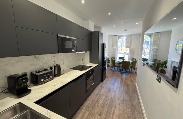Cosy Townhouse By London Bridge Station