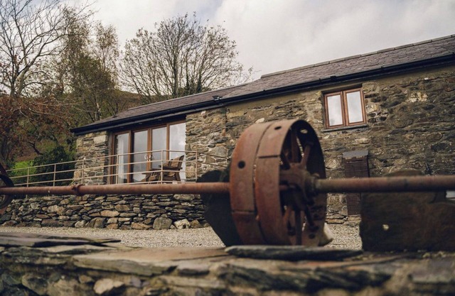 Cosy Underfloor Heated 17th Century Renovated Mill with Stunning Views