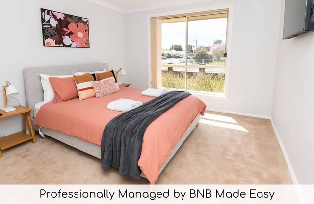 Cosy Villa on McLachlan | Neat & Tidy, Walk to CBD