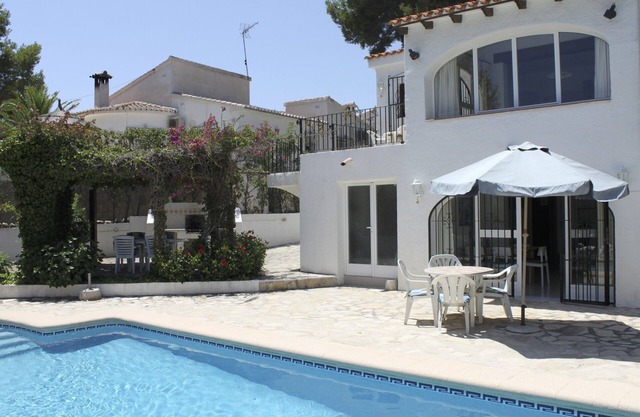 Belle villa, piscine privée, climat, wifi, 4 chambres et 8 couchages