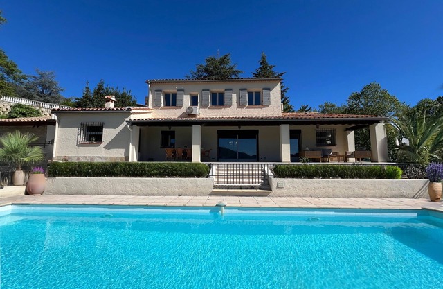 Côte d'Azur - Somptueuse villa avec piscine privée et vue magnifique