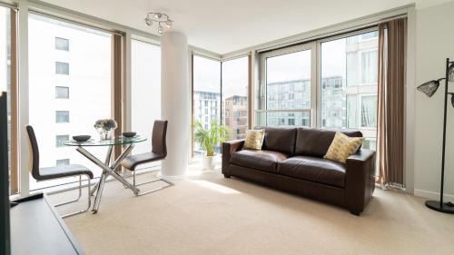 Cotels at The HUB Serviced Apartments, Superfast Broadband, Central Location, Free Parking