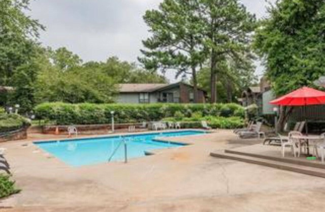 Cotswald condo 5 min to uptown….30%off