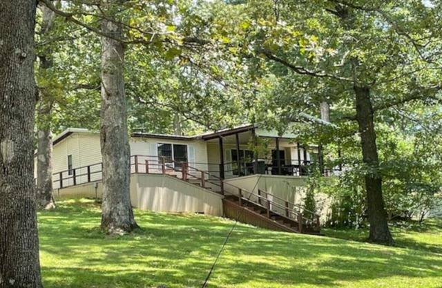 Cottage 11 · Lakeview home on Kentucky Lake - Sleeps 12 - Pet Friendly!