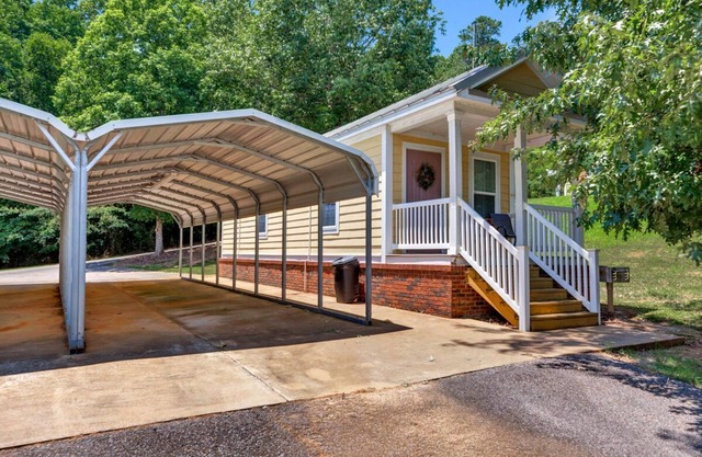 Cottage #2 Fisherman's Landing / 1-Bed Fishing Cottage w/Covered Boat Shelter"