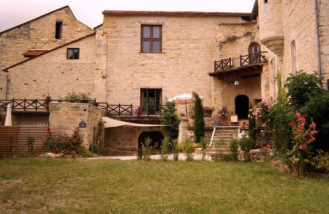 Gite 200m2 pour 8/12 personnes dans chateau de st chamarand