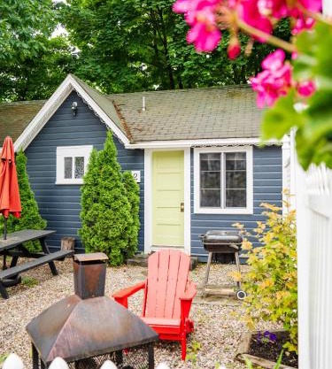 Cottage 5-6 - 2 Bedroom/1 Bath End Unit