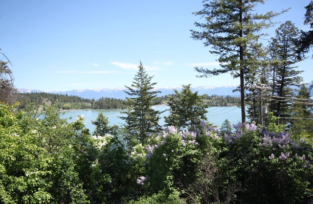 The Cottage at Somers Bay avec Boatslip sur Flathead Lake