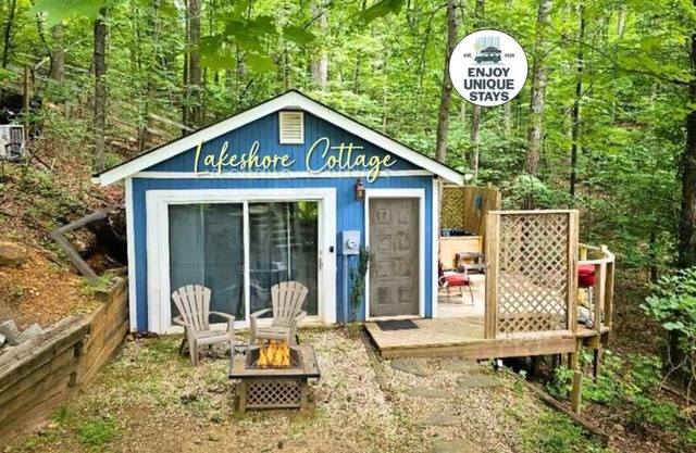 Cottage by the lakeshore