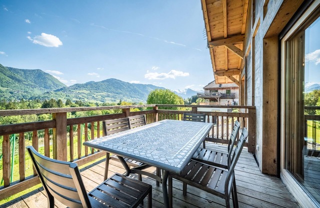 Maison "Côté Source" avec vue sur le lac, terrasse privée et Wi-Fi