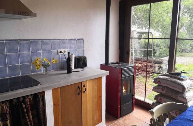 Cottage 'Cortijo Niwalas' with Mountain View, Wi-Fi and Air Conditioning