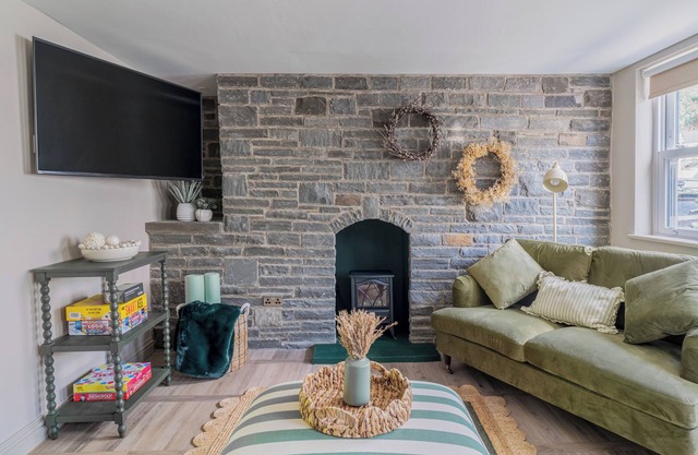 Cottage Cwtch