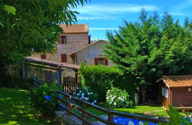 Cottage pour 10/14 personnes avec piscine près de la côte.