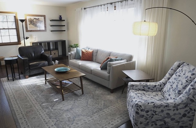 Cottage gem: Spotless, secluded & bring the dog!