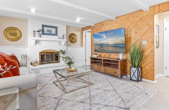 Minne-GetAway: Ski Lover's Suburban Retreat