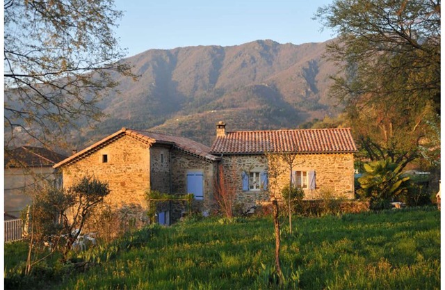 Gîte en Ardèche au pied du serre de Bar
