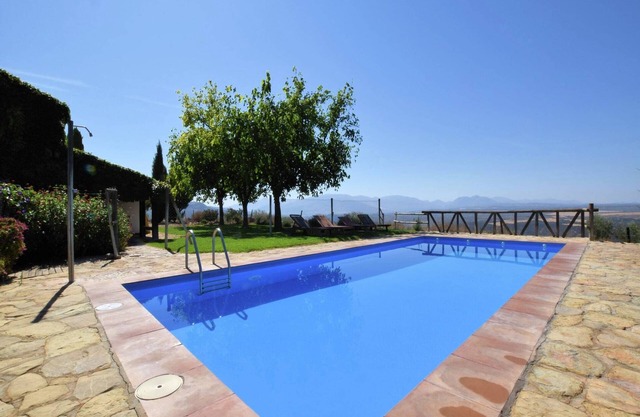 Gמte א Fuentes de Cesna avec piscine