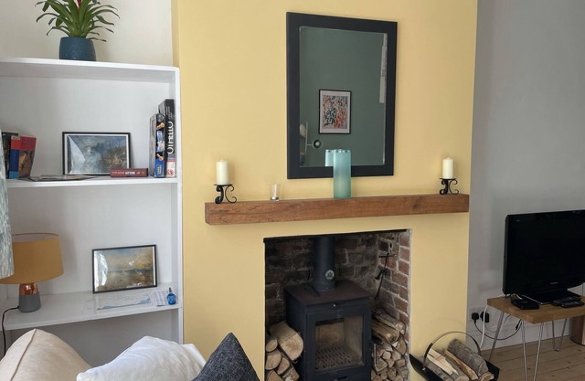 Cottage in Pegwell Village, Ramsgate great for cliff top walks and sandy beaches