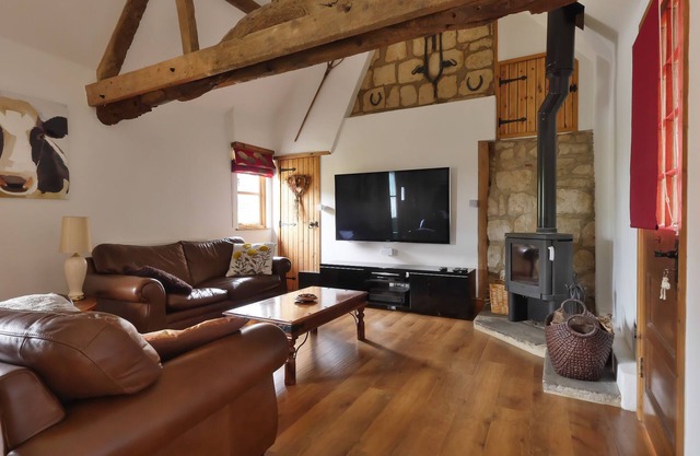 Cottage dans un village rural près d'Aylesbury et Milton Keynes avec TV 65 "