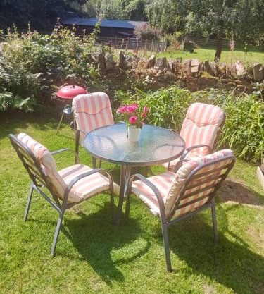 Cottage in Saddleworth with private garden and great views