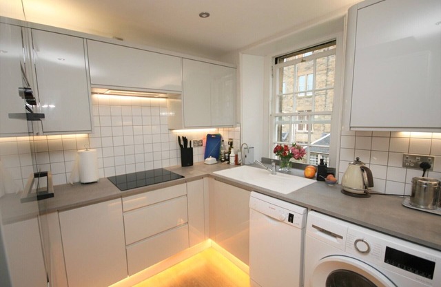 Cottage in the City - Original Mews House