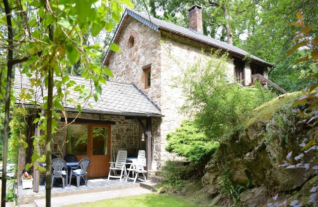 Gîte au coeur des bois ardennais avec jardin