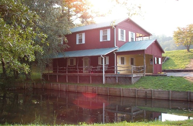 Cottage, privé approvisionné étang de pêche, Great View, Mills River Area