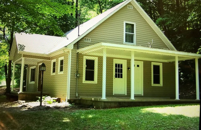 Cottage Near Caves, WiFi, Billard, Bain à remous, Grill, Foyer, Animaux acceptés, TV