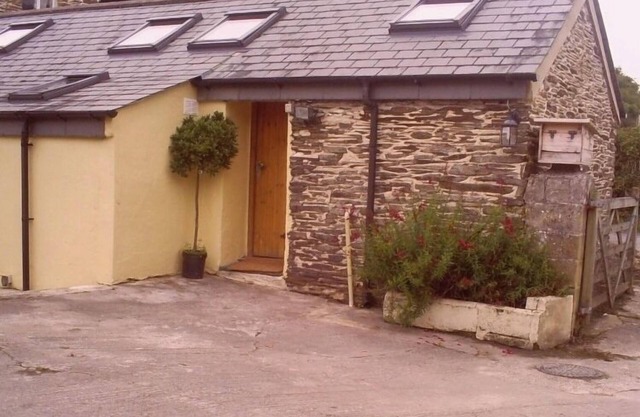 Converted Barn near Porthcothan Beach
