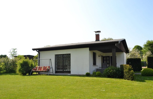 Chalet au bord du lac sur un grand terrain, cheminée - chalet au bord du lac
