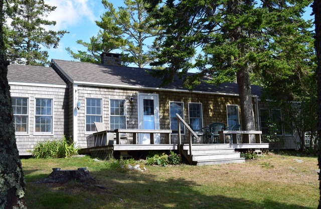 Cottage sur la côte du Maine avec une vue imprenable et 245 pieds de front de mer de sable
