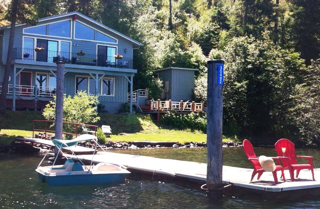 Cottage sur la rive: quai privé, vues relaxantes, pelouse en herbe