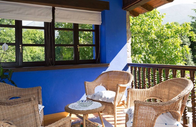 Cottage, restauré en pierre et en bois dans le village de Loroñe, Colunga.
