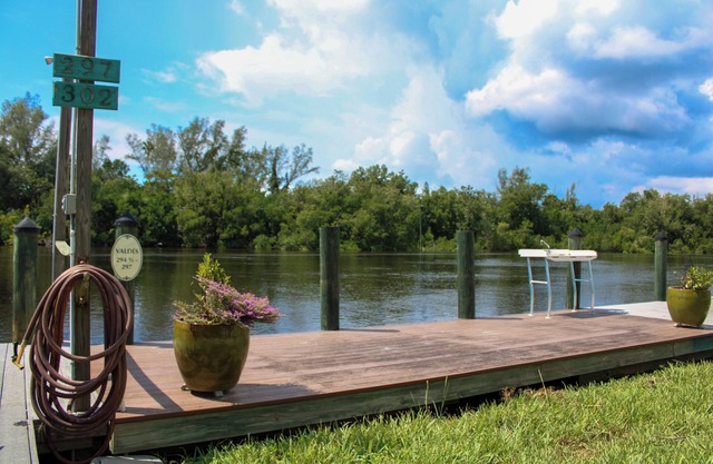 Cottage retreat with walking distance to the Dock 🐠